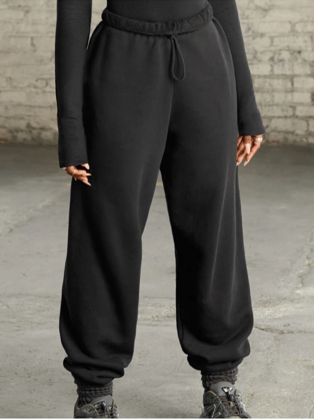 ♡ Joah Brown Oversized Jogger Black French Terry - Picture 2 of 15